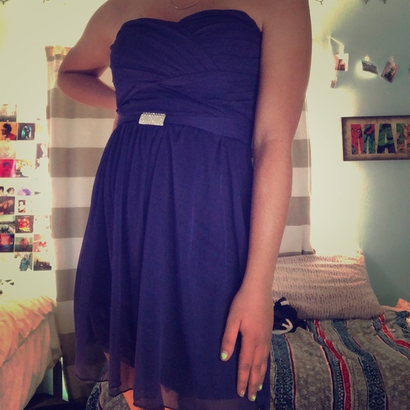 Dress - Picture 1 of 4